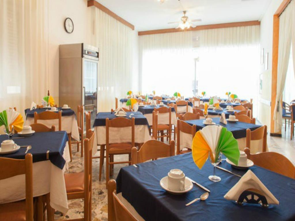 Hotel Ronconi Rimini Exteriör bild