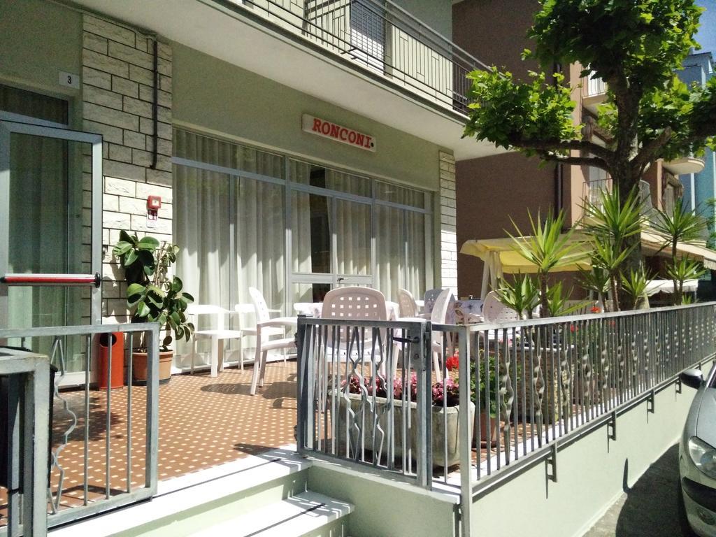 Hotel Ronconi Rimini Exteriör bild