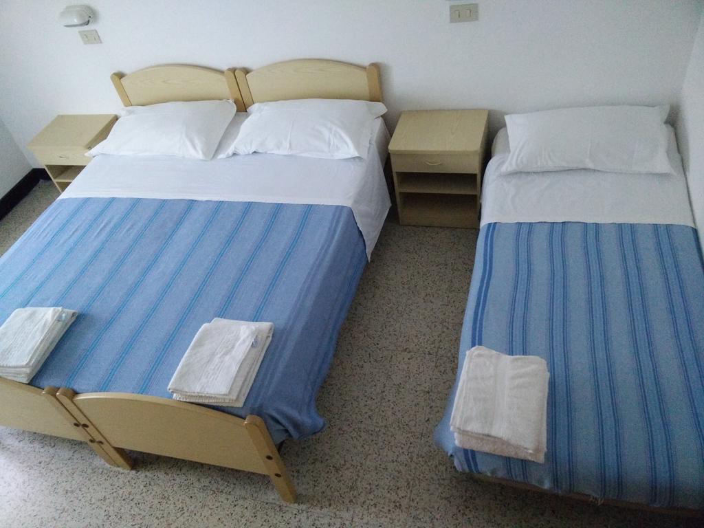 Hotel Ronconi Rimini Exteriör bild
