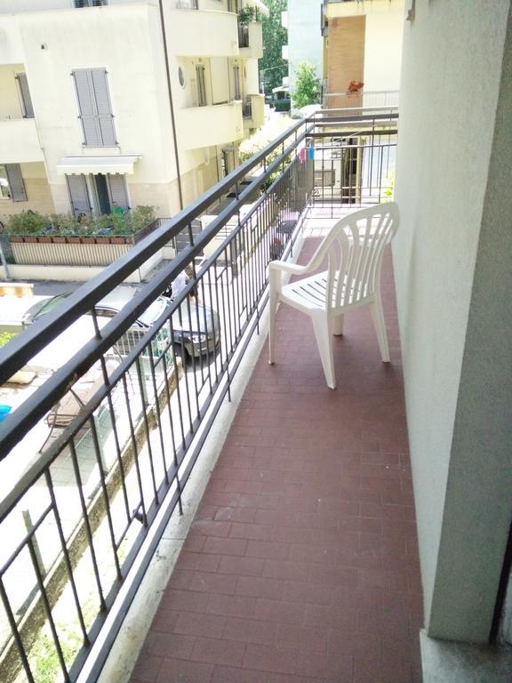Hotel Ronconi Rimini Exteriör bild