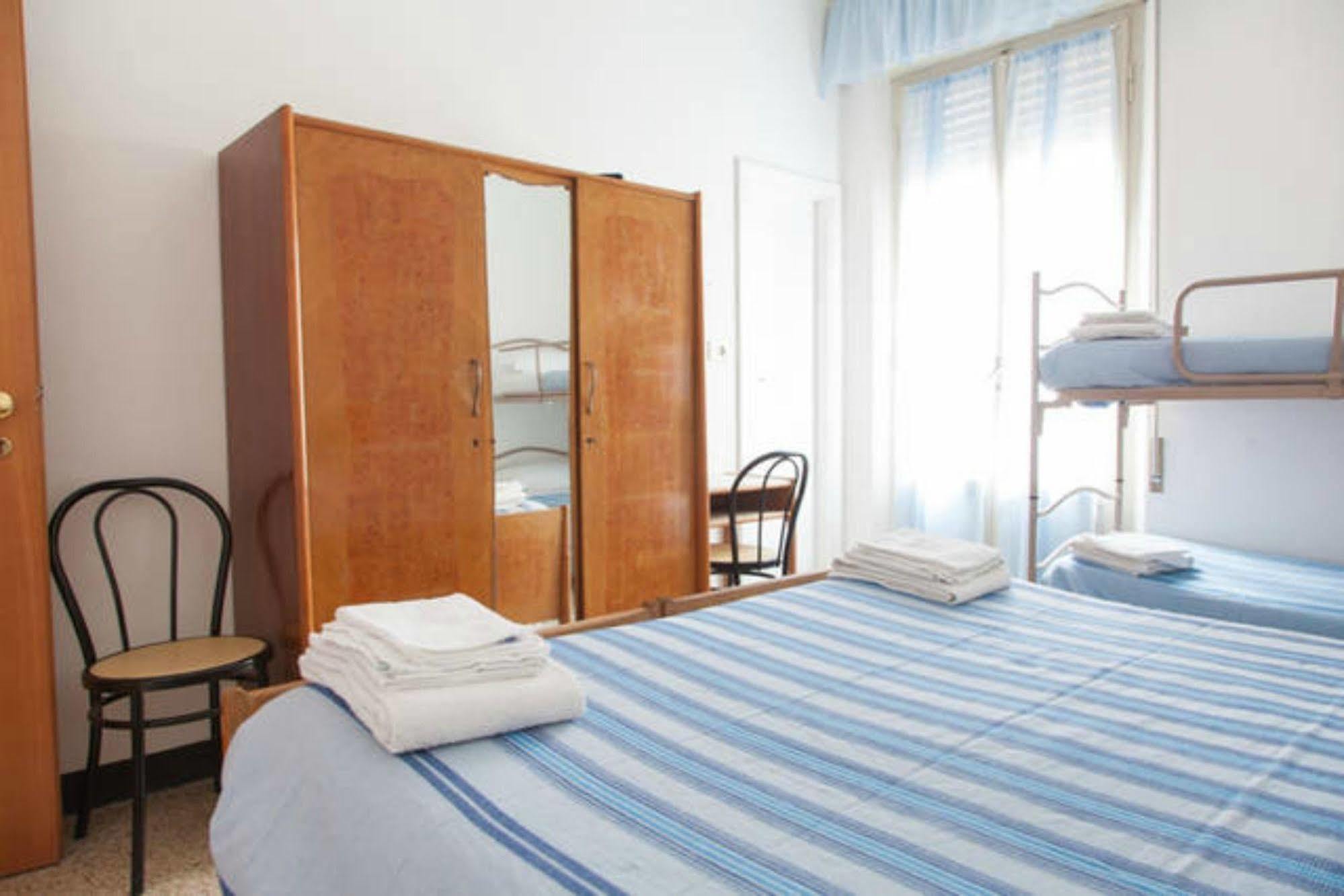 Hotel Ronconi Rimini Exteriör bild