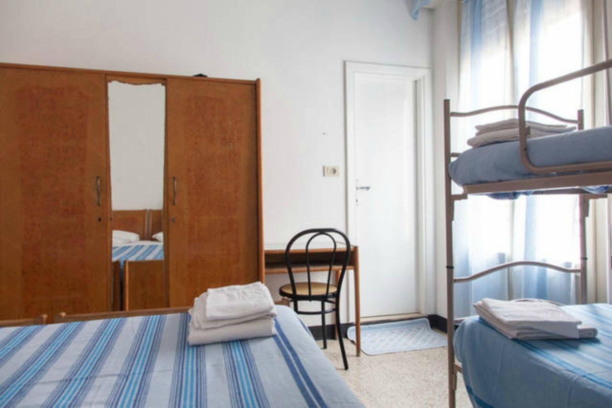 Hotel Ronconi Rimini Exteriör bild